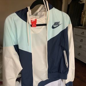 Women’s Nike windbreaker blue
